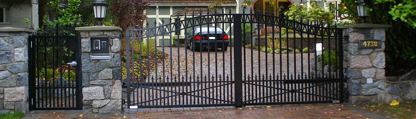 Maple Ridge gates